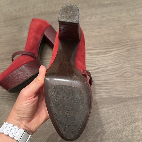 Diane Von Furstenberg Suede and Leather Embossed Mary Jane Heels Shoes size 8 - Picture 5 of 7